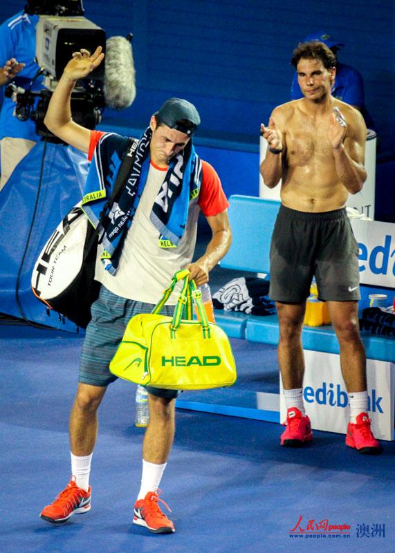 納達爾目送東道主選手拖米奇因傷離場 （攝影 李一鳴）