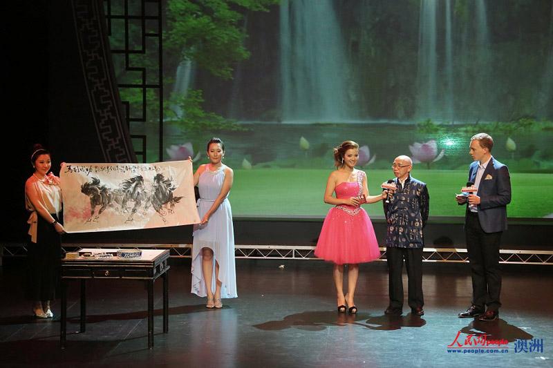 現場作畫（攝影 姜長庚）