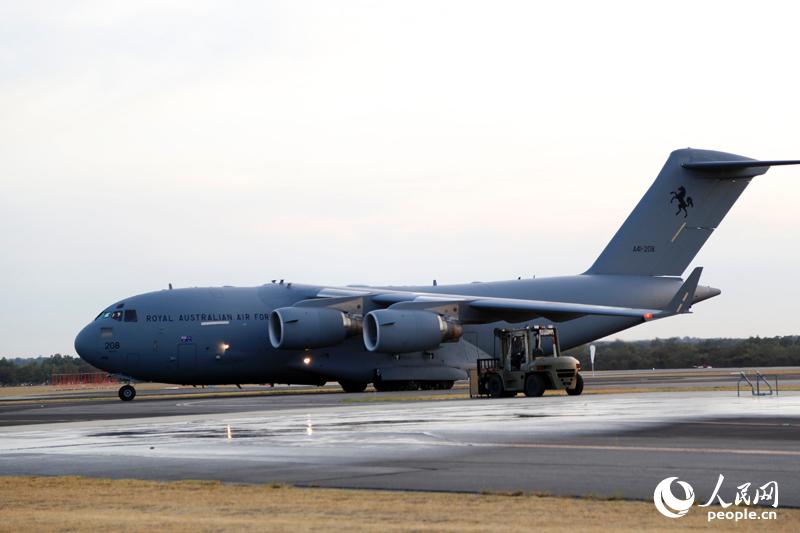 ��ȫ�����������SH-60��������Ş�dֱ���C�����_��ͣ�Cƺ�����zӰ �R����