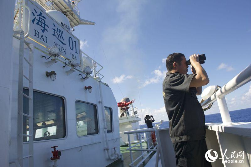 �����r�g3��30��16�r40��������Ѳ01���ڰķ����չ��������c�ь��^��ȴ����һ�K�Sɫ�����|��Ư�������д��Mһ����e���˝��� �z