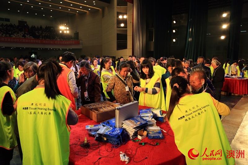 2014年4月，天籟列車駛入湖北武漢、黃岡。（人民網資料圖）