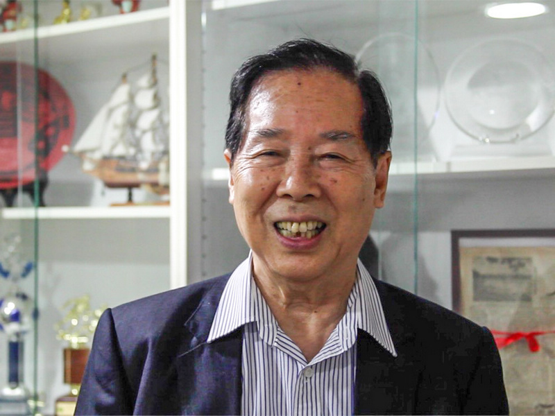 澳洲潮州同鄉會董事局主席周光明通過人民網向廣大網友拜年