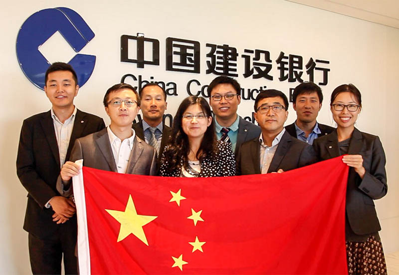 建設銀行悉尼分行員工通過人民網向廣大網友拜年