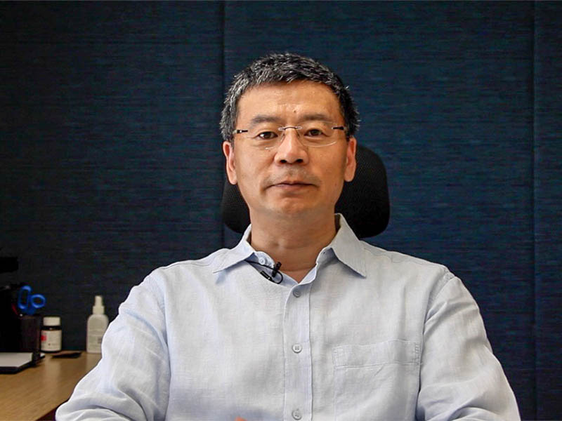 中國南方航空公司澳洲地區總經理兼悉尼辦事處總經理赫凌志通過人民網向廣大網友拜年