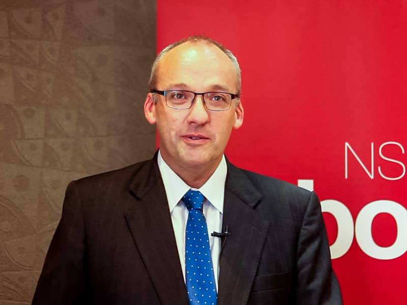 澳新南威爾士州反對黨領袖盧克?弗利通過人民網向廣大網友拜年