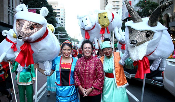 悉尼市長摩爾在花燈巡游開始前和媒體見面。（攝影 馬小龍）