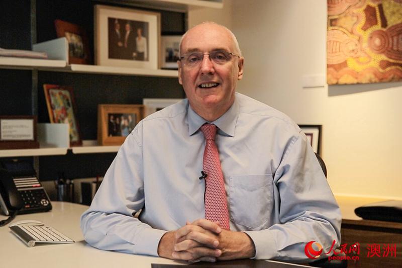 西悉尼大學校長葛班尼通過人民網向廣大網友拜年