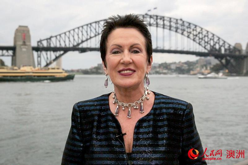 澳大利亞悉尼市市長克勞馥?摩爾通過人民網向廣大網友拜年