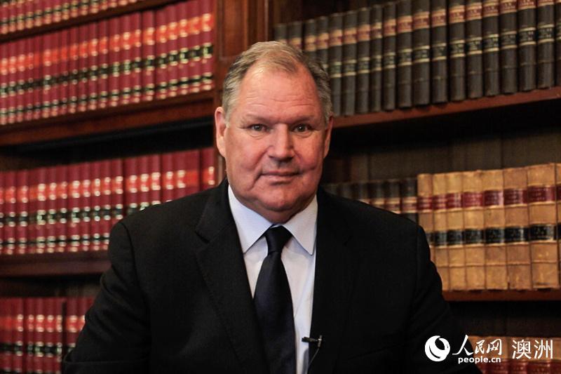 澳大利亞墨爾本市市長羅伯特?道爾通過人民網向廣大網友拜年