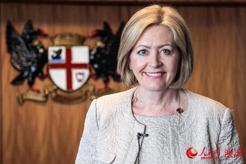 澳大利亞珀斯市市長莉莎?斯卡菲蒂通過人民網向廣大網友拜年