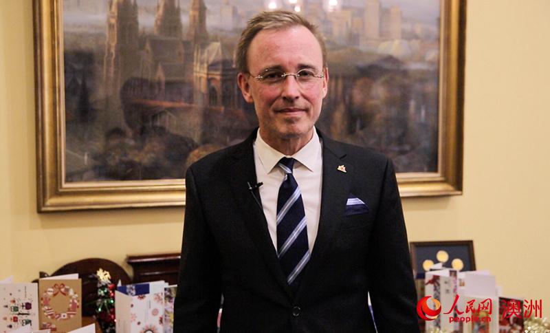 澳大利亞阿德萊德市市長馬丁?赫斯通過人民網向廣大網友拜年