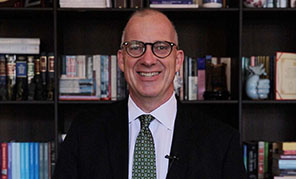 悉尼大學校長施邁克