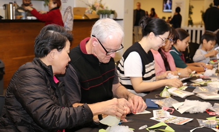 2023“當考拉遇見熊貓”中華文化工坊端午節活動在布里斯班舉行2023“當考拉遇見熊貓”中華文化工坊端午節活動于6月2日在澳大利亞布里斯班的昆士蘭州多元文化社區中心舉行，通過充滿中華文化色彩的繽紛活動增進當地民眾尤其是青少年對中華文化的了解。